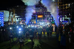 BIB: 06000
                            <button type="button" onclick="openModal(19206610)" class="btn btn-primary btn-sm float-right btn-popup" data-toggle="modal" data-target=".modal-high-quality">
                        <i class="fas fa-shopping-cart"></i> Add to Cart
                    </button>
                                            <button type="button" onclick="isThisMe(19206610, true)" class="btn btn-success btn-sm float-right btn-popup btn-isme hidden" data-toggle="tooltip" data-placement="bottom" title="นี่คือรูปของคุณใช่ไหม คลิกที่นี่เพื่อเอาเข้าอัลบั้ม">
                        <i class="fas fa-plus"></i> Add to album
                    </button>
                    <button type="button" onclick="isThisMe(19206610, false)" class="btn btn-warning btn-sm float-right btn-popup btn-isnotme hidden">
                        <i class="fas fa-ban"></i> Remove from album
                    </button>